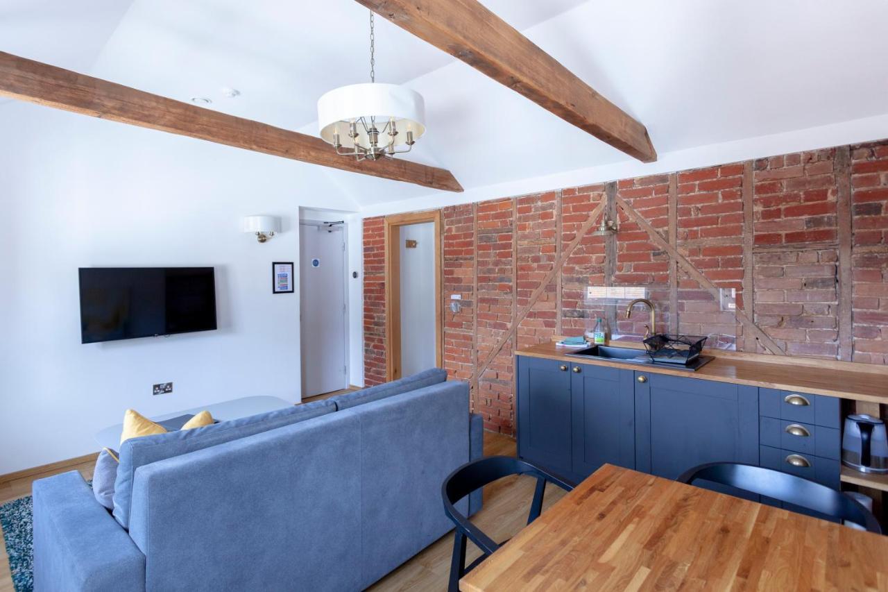Apartment 6 At Number 8: City Centre, 1 Bedroom, Sofa Bed In Lounge Canterbury Dış mekan fotoğraf
